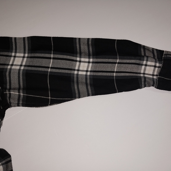 Black and White Plaid Shirt Viscose. - Picture 6 of 8